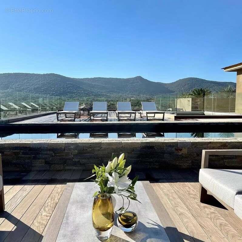 Maison à vendre, 249m², Sainte-Lucie de Porto-Vecchio