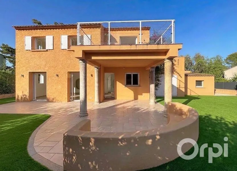 Maison à vendre, 135m², Lecci