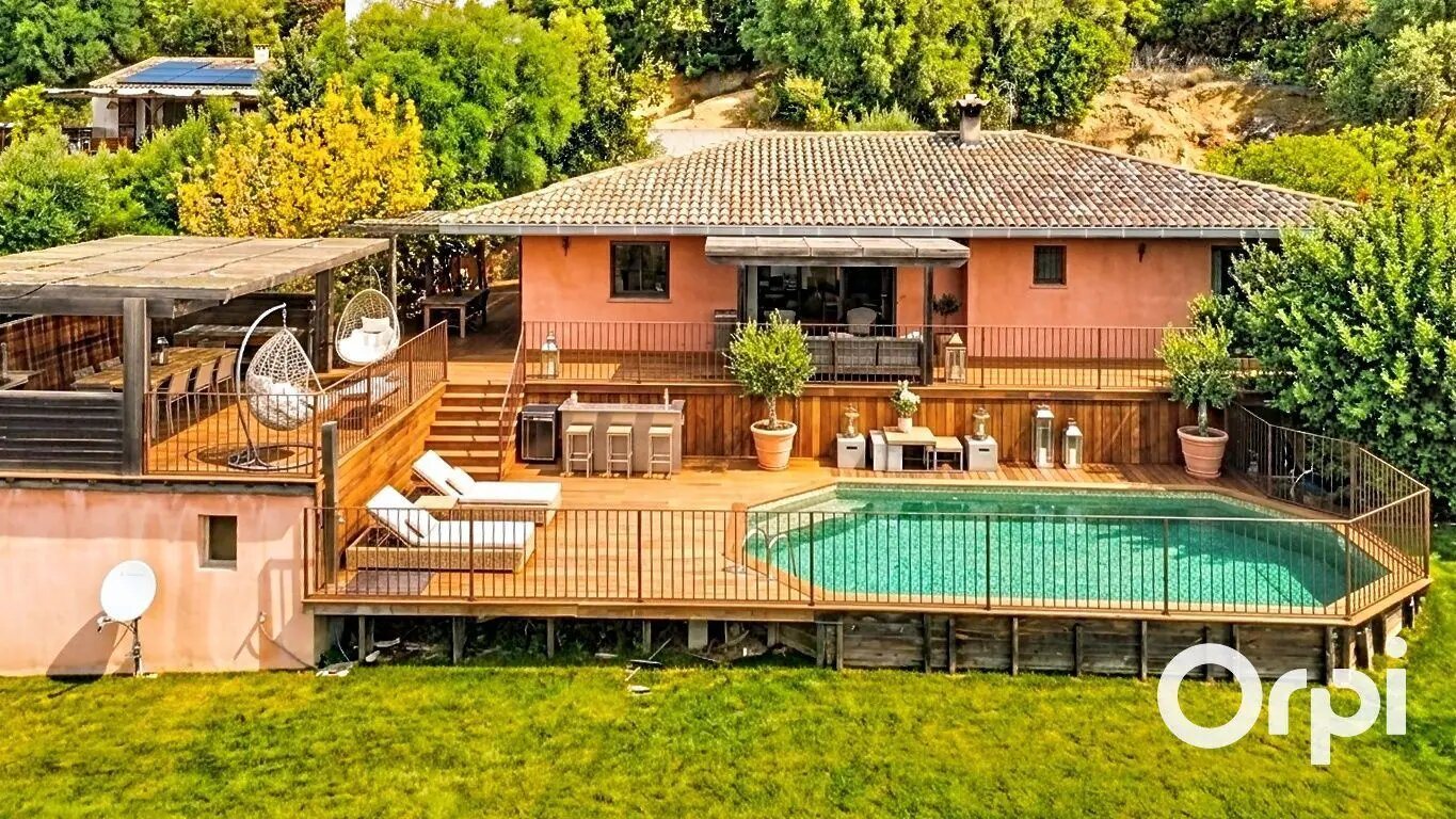 Maison à vendre, 239m², Sotta