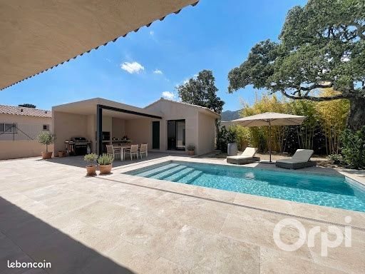 Maison à vendre, 140m², Lecci