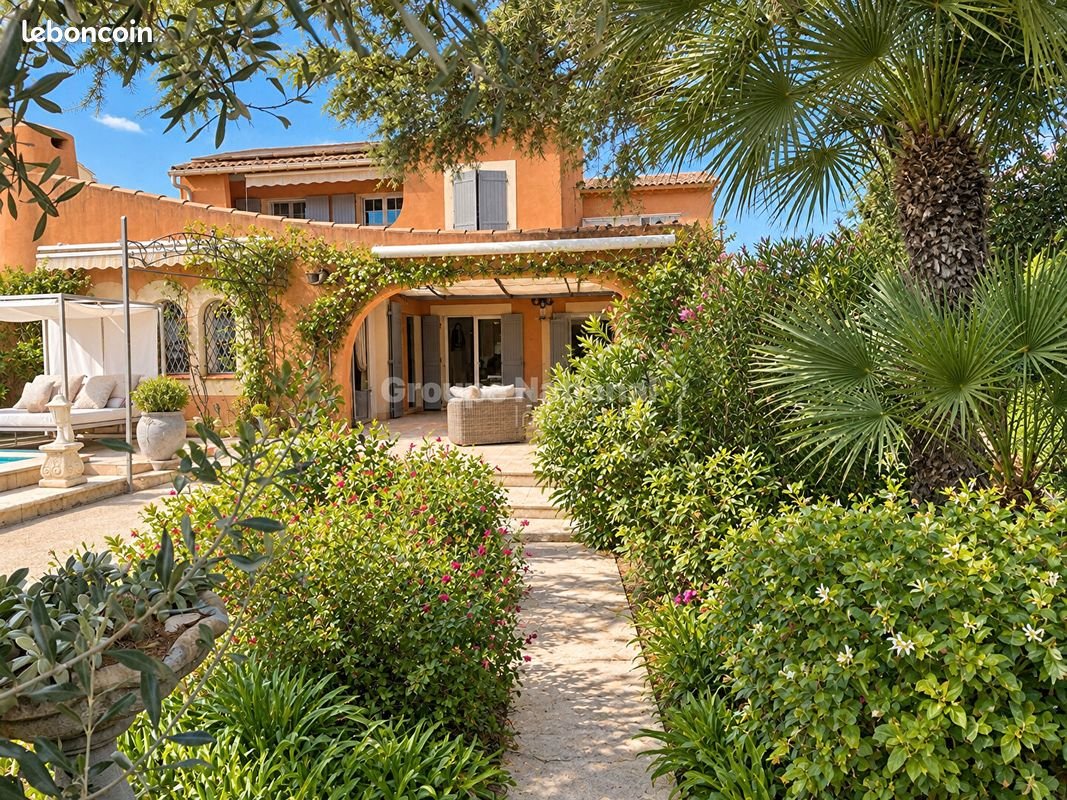 Maison à vendre, 213m², Rognonas