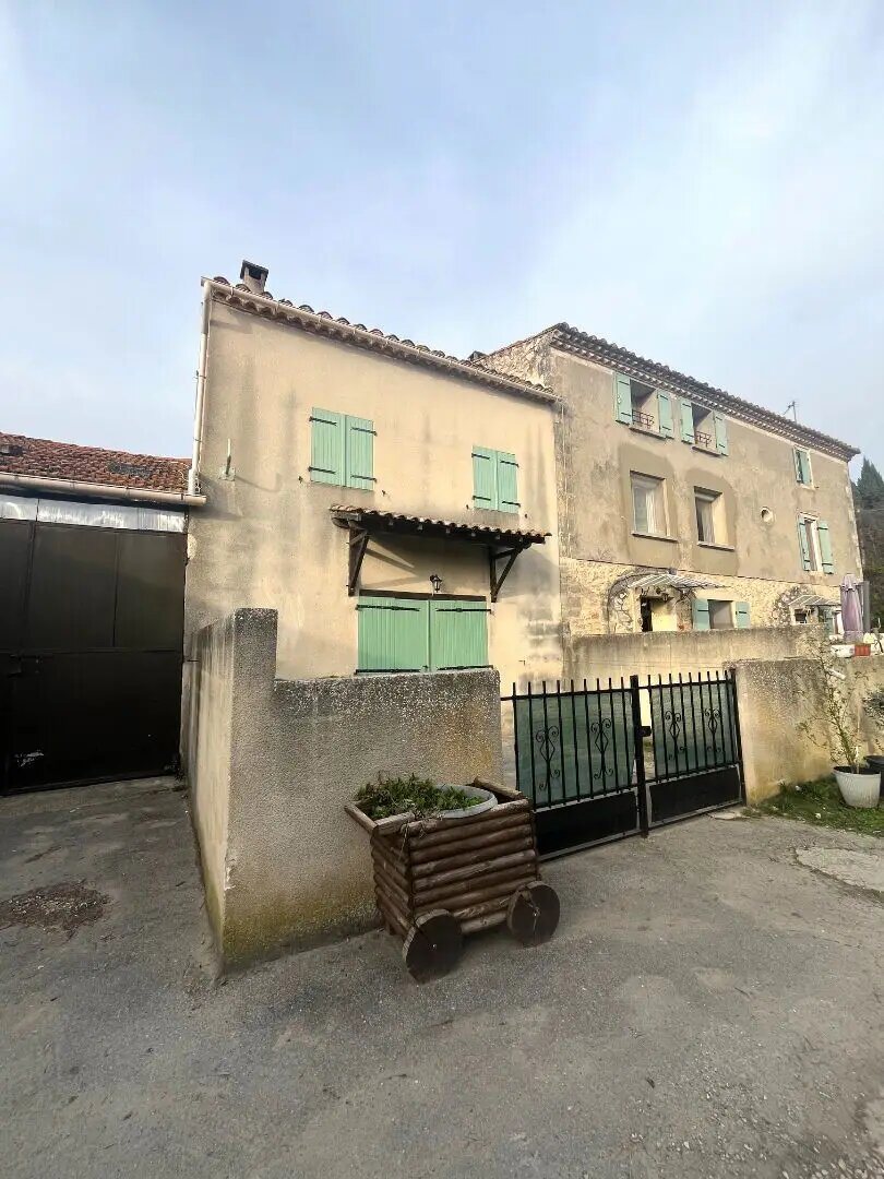 Maison à louer, 81m², Boulbon