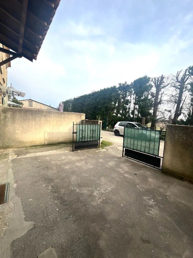 Maison à louer, 81m², Boulbon