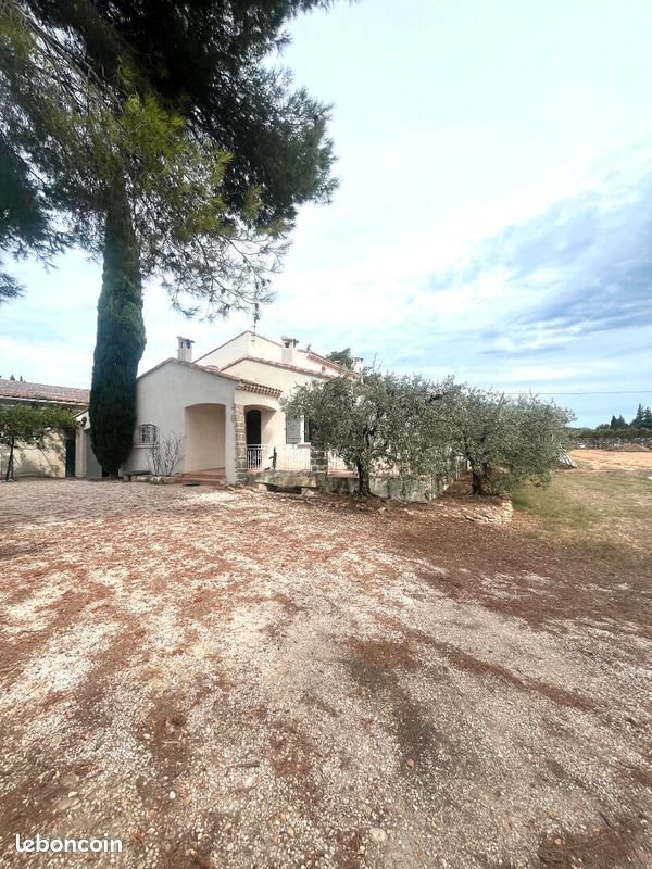 Maison à louer, 140m², Eyragues