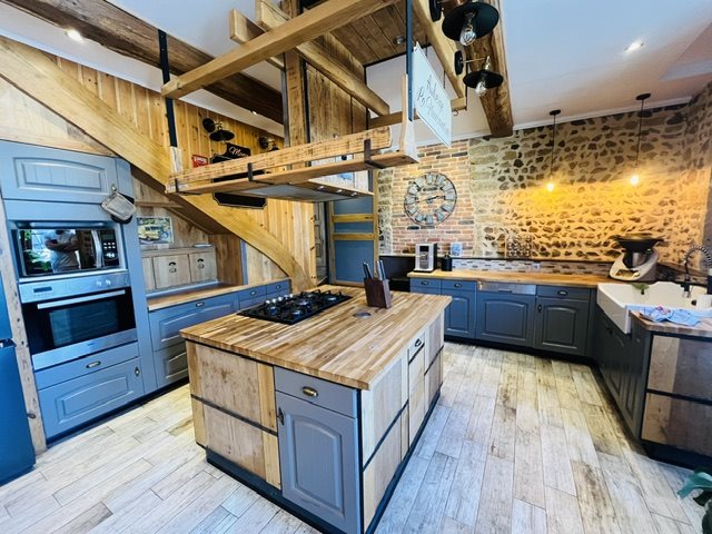 Maison à vendre, 240m², Fleury-la-Montagne