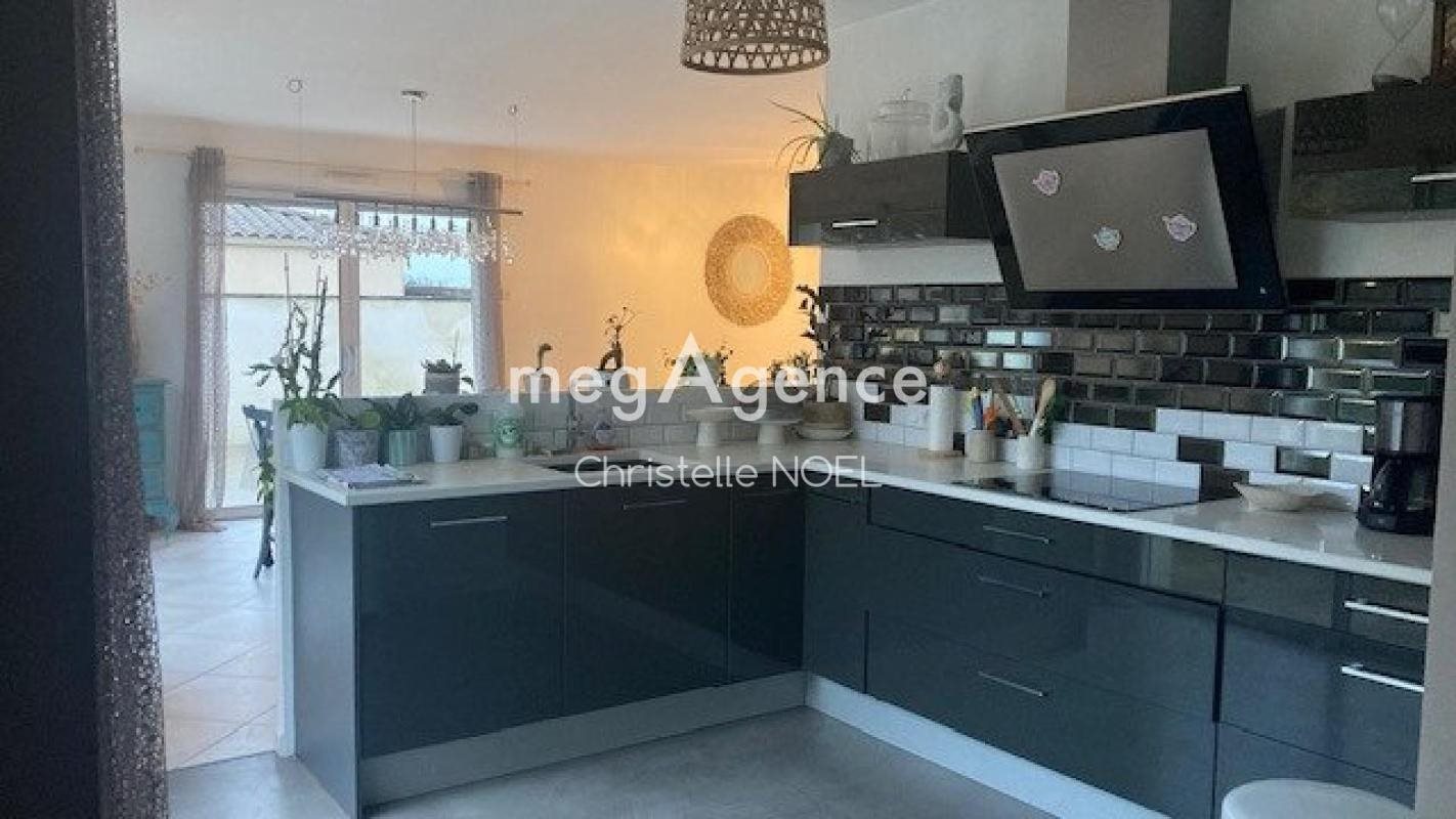 Maison à vendre, 123m², Sainte-Gemme-la-Plaine