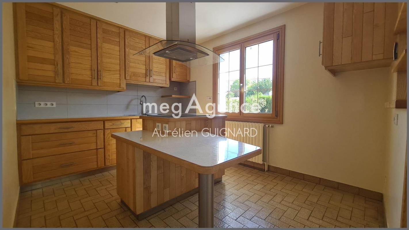 Maison à vendre, 138m², Bressuire