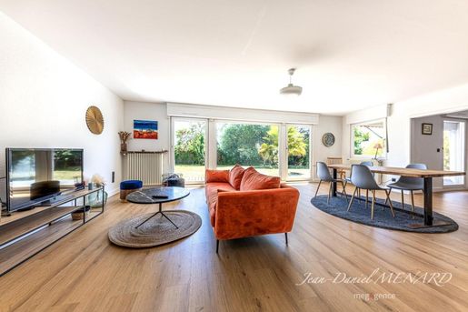Maison 8 pièces 235 m² · à Dinard · 235 m² · 698 900 €
