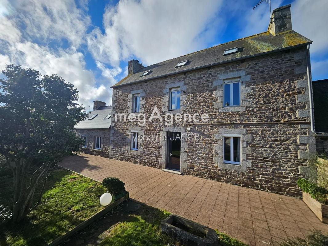Maison à vendre, 223m², Ploëzal