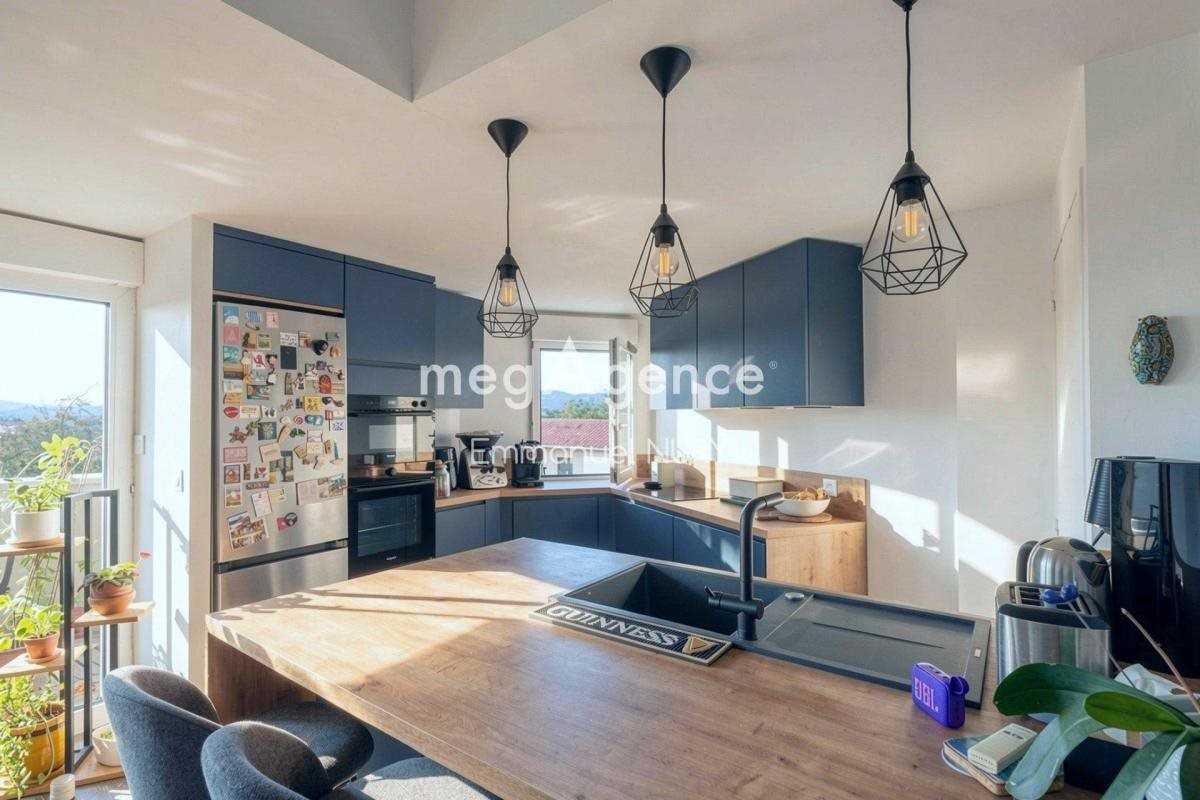 Appartement à vendre, 94m², Saint-Genis-les-Ollières