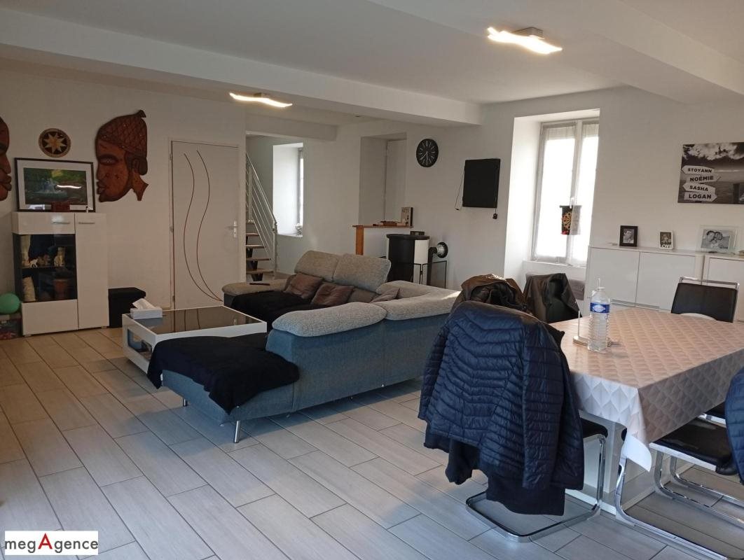 Maison à vendre, 138m², Charmeil