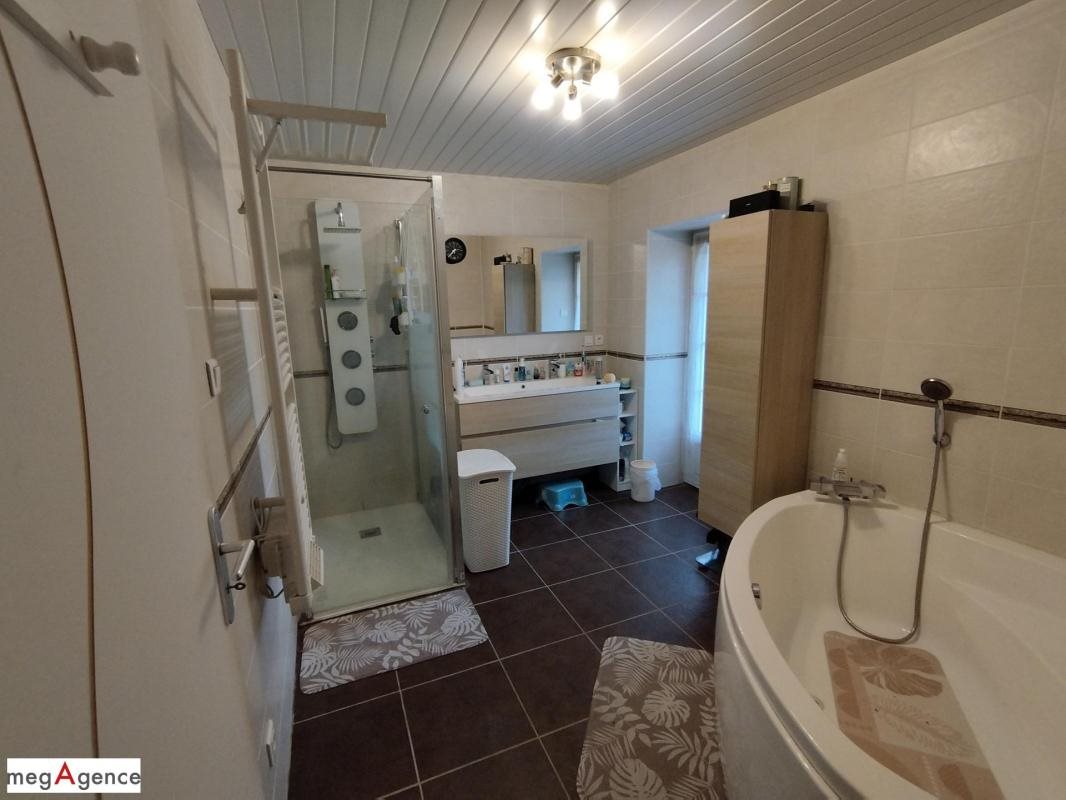 Maison à vendre, 138m², Charmeil