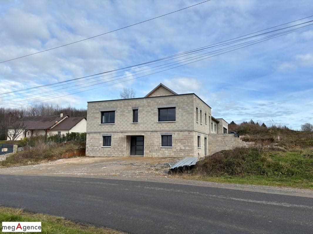 Maison à vendre, 277m², Saint-Germain-les-Vergnes