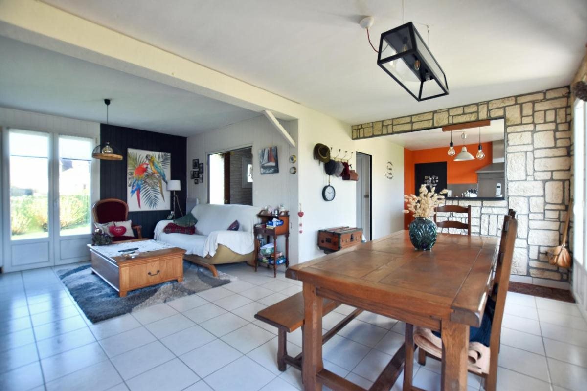 Maison à vendre, 125m², Plomodiern