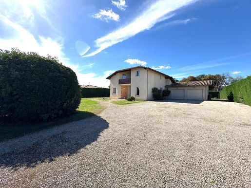 Maison 6 pièces 156 m² · à Aire-sur-l'Adour · 156 m² · 265 000 €