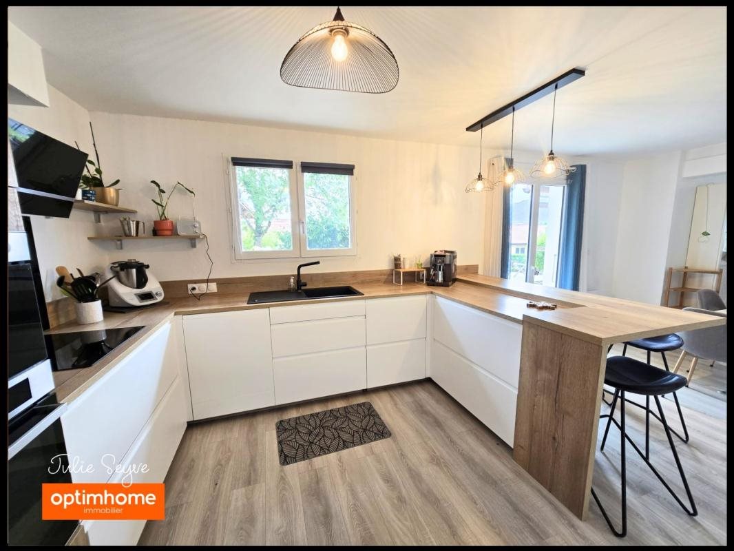 Maison à vendre, 101m², Cessy