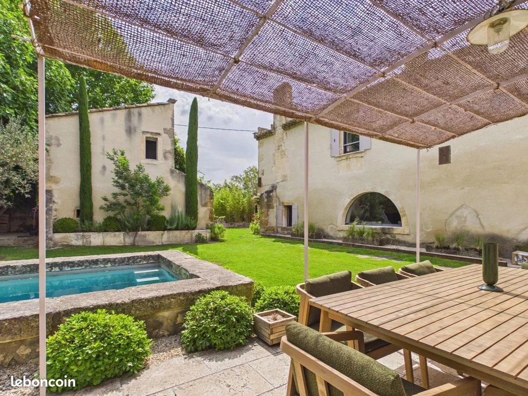 Maison à louer, 260m², Mouriès