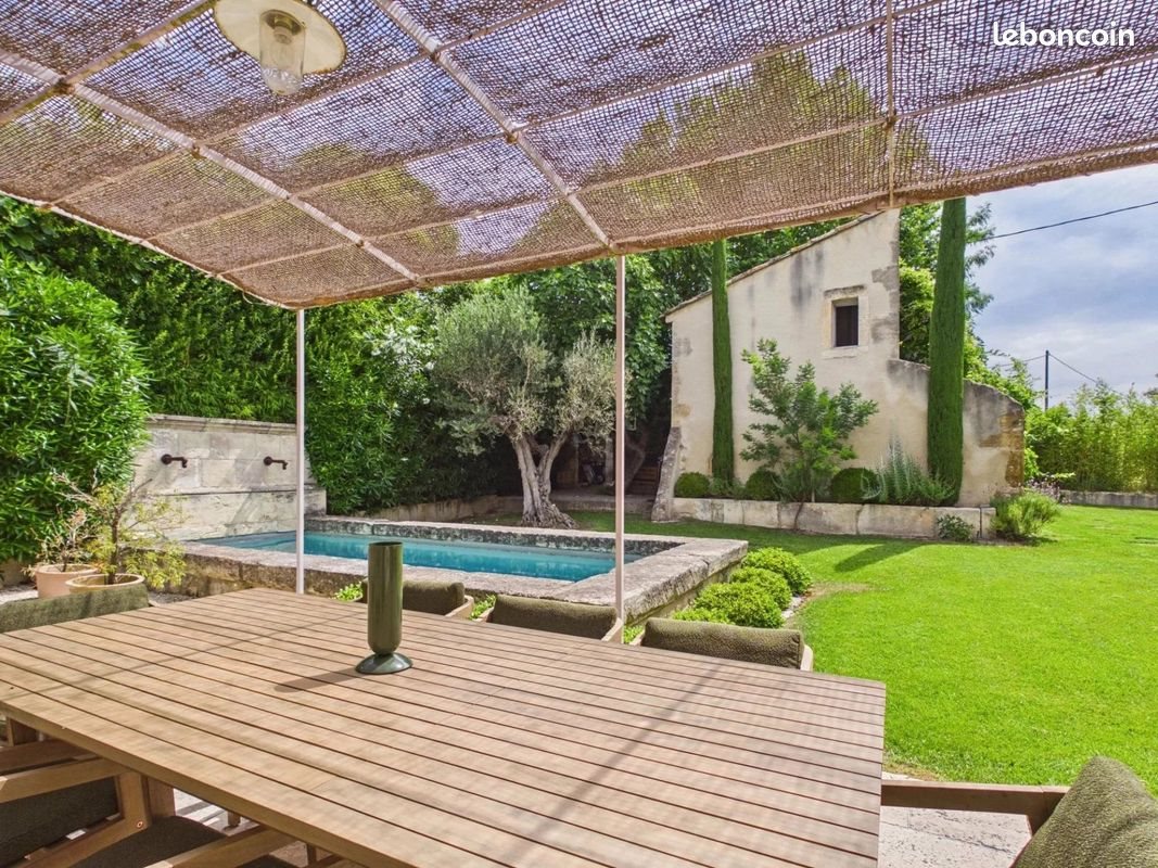 Maison à louer, 260m², Mouriès