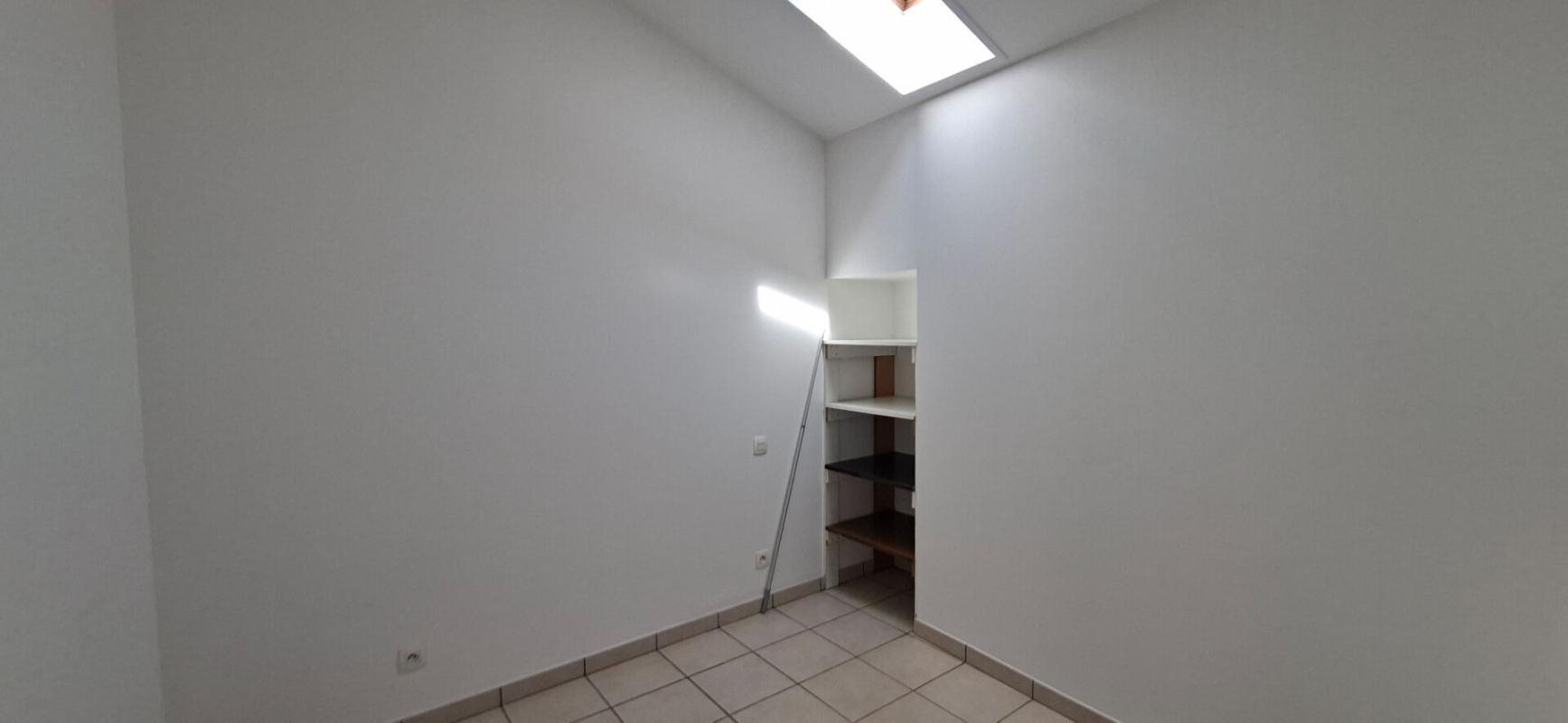Maison à louer, 29m², Gorges