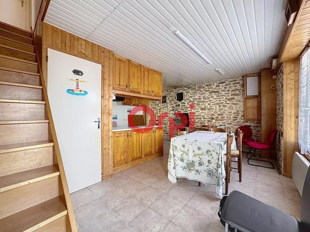Maison à vendre, 101m², Ambon