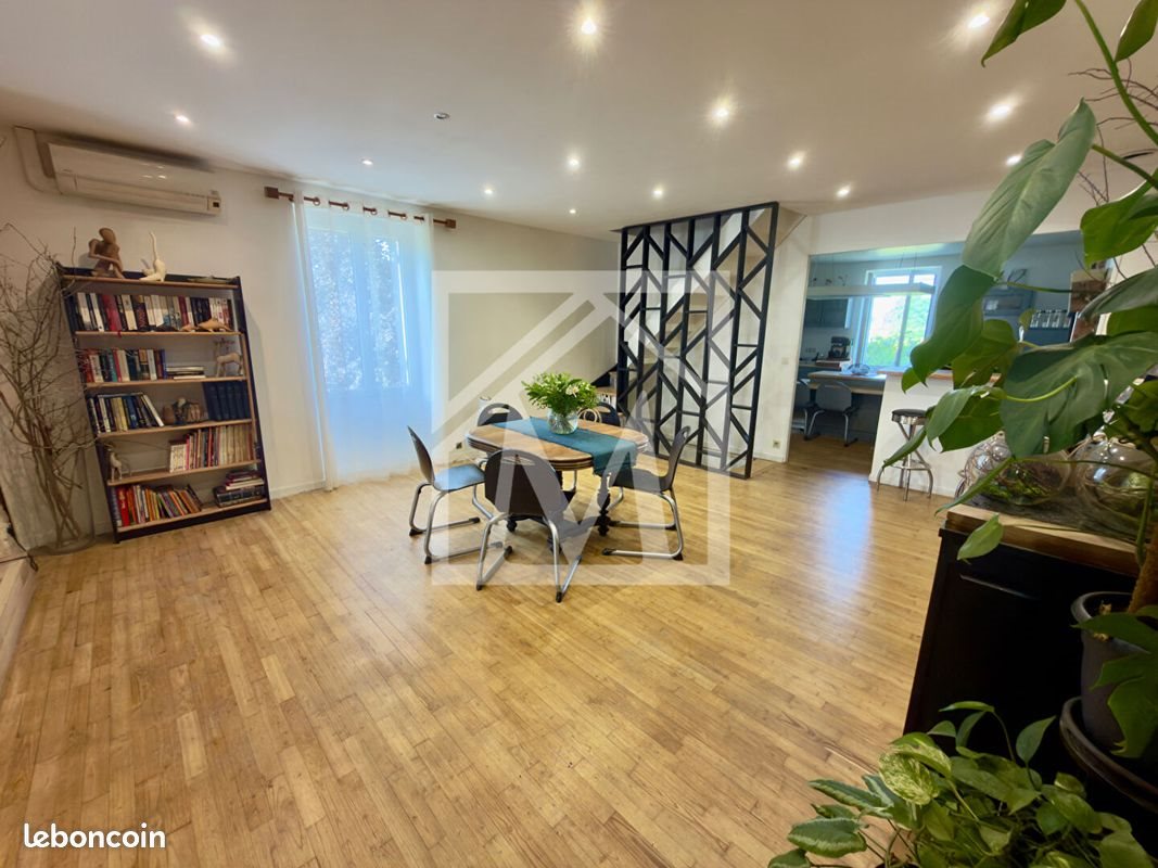 Maison à vendre, 238m², Coulaures