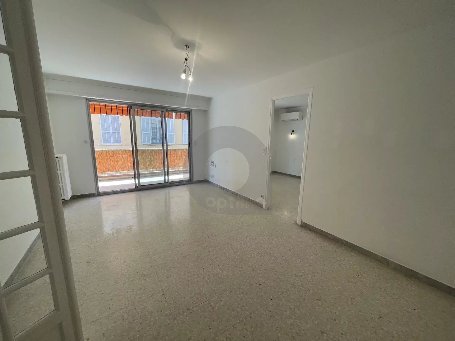 Appartement à louer, 52m², Menton