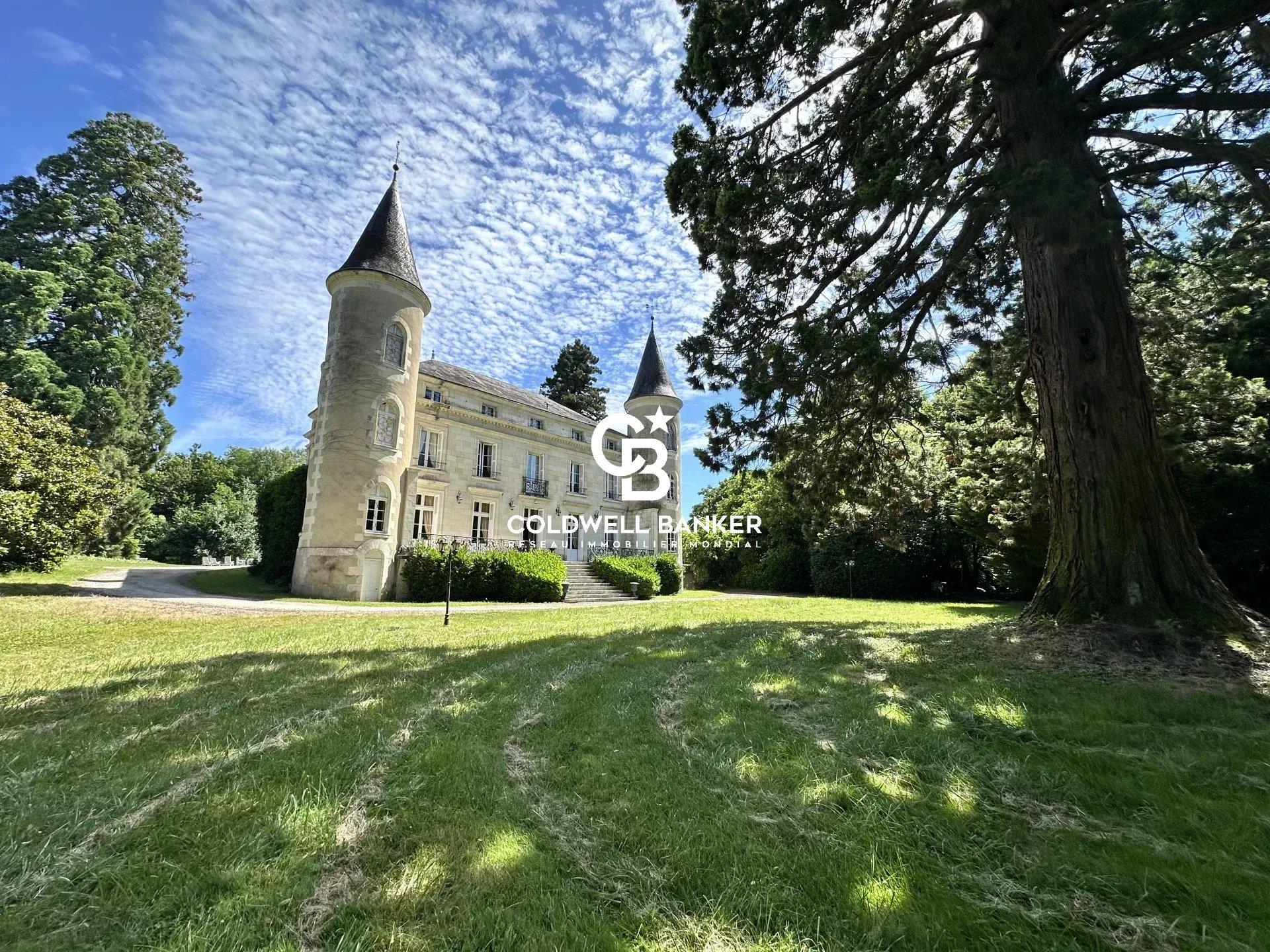 Maison à vendre, 1169m², Tournon-Saint-Pierre
