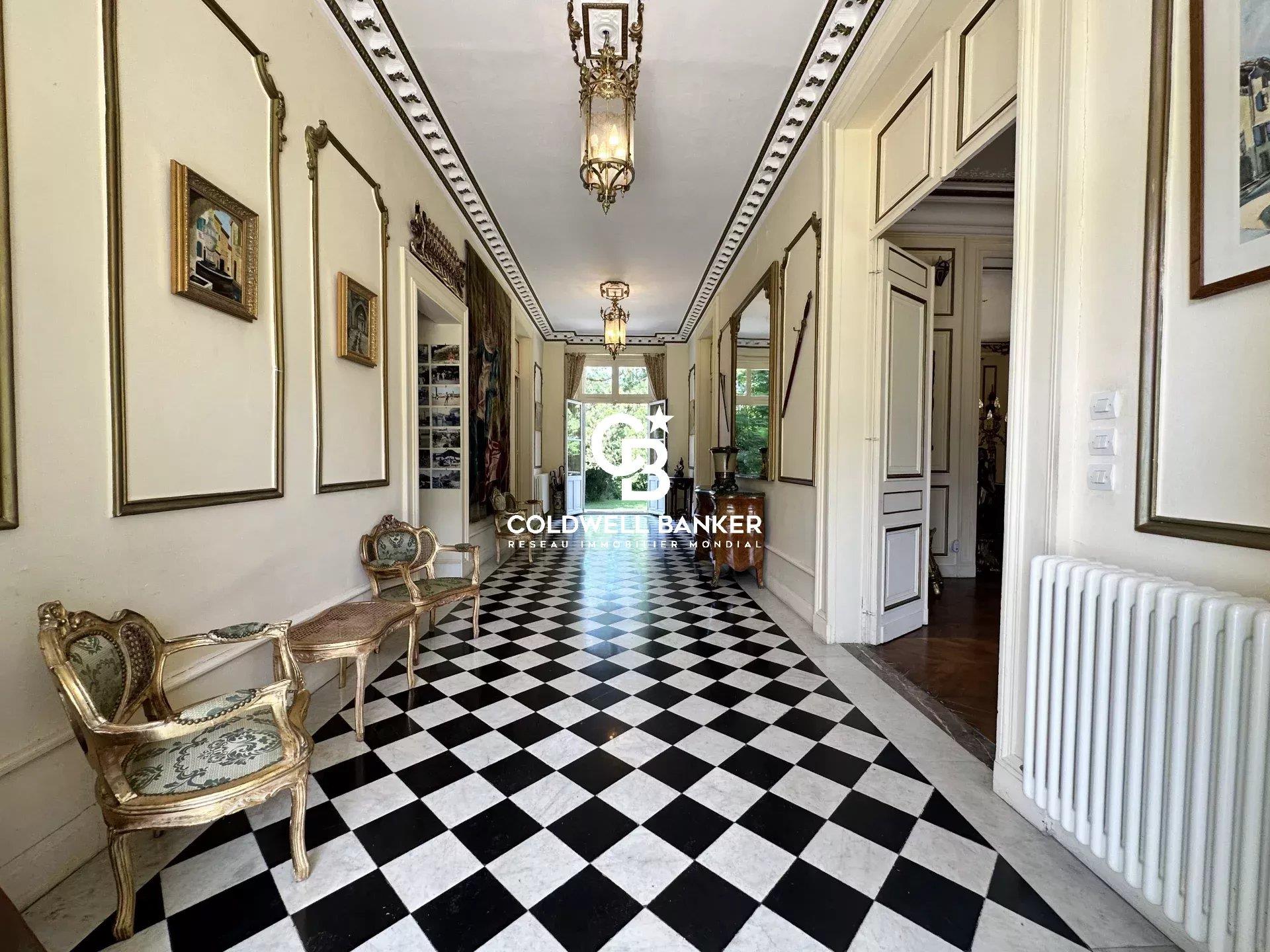 Maison à vendre, 1169m², Tournon-Saint-Pierre