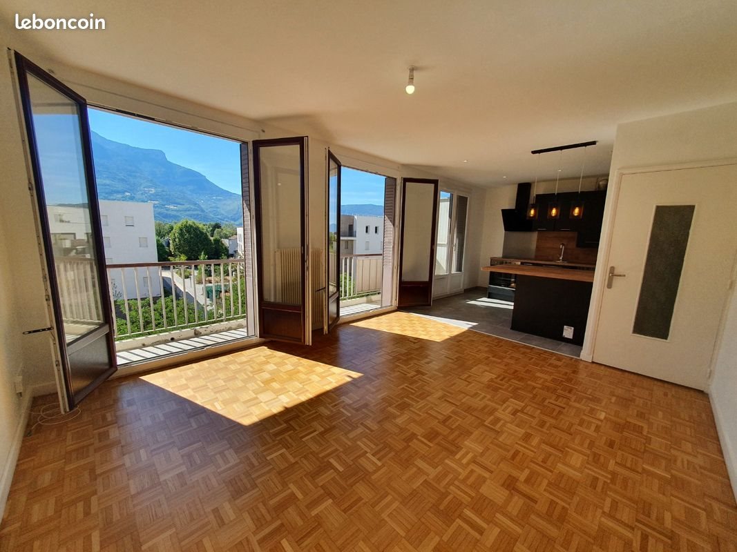 Appartement à louer, 43m², Saint-Egrève