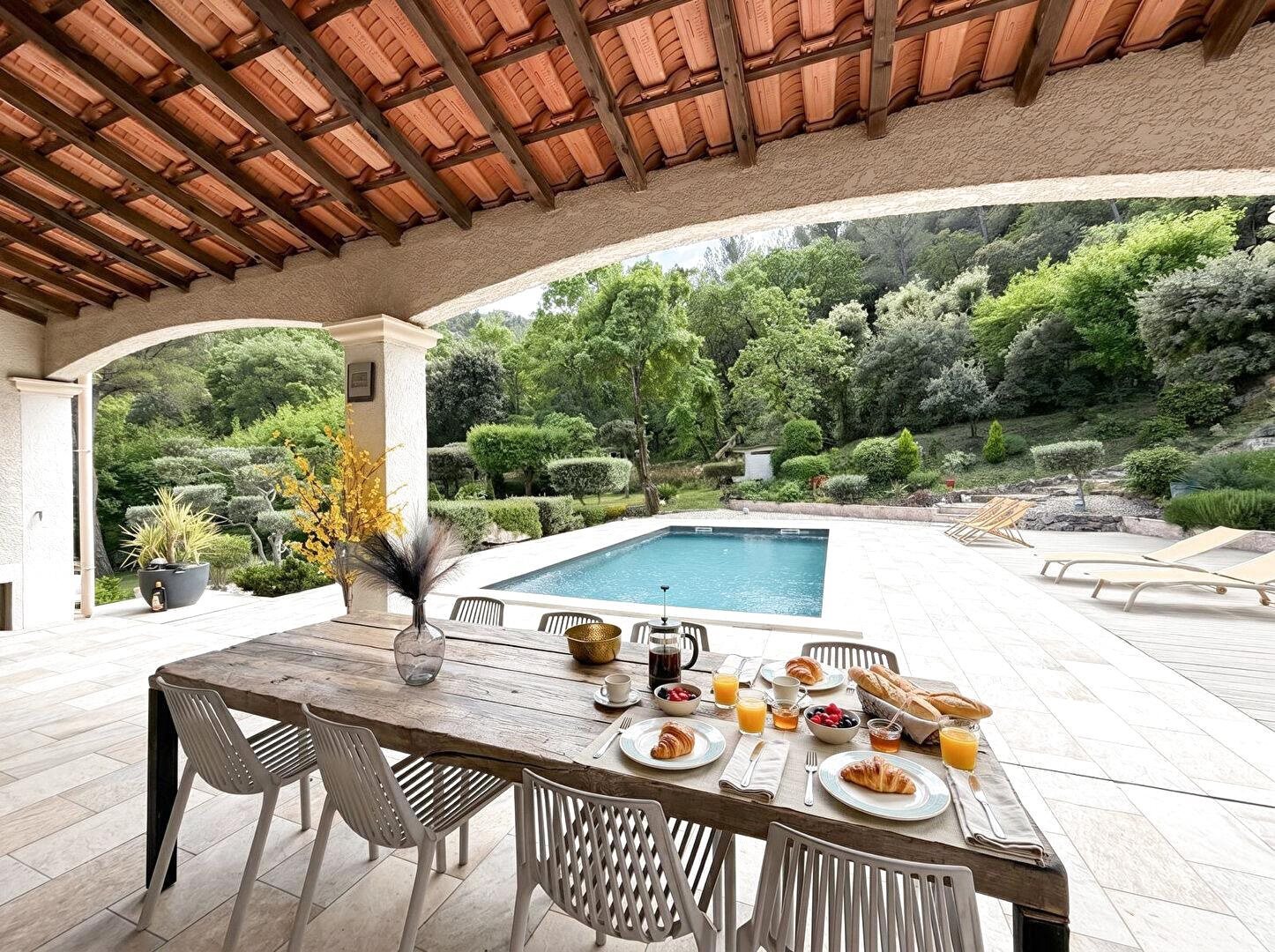 Maison à vendre, 165m², Simiane-Collongue