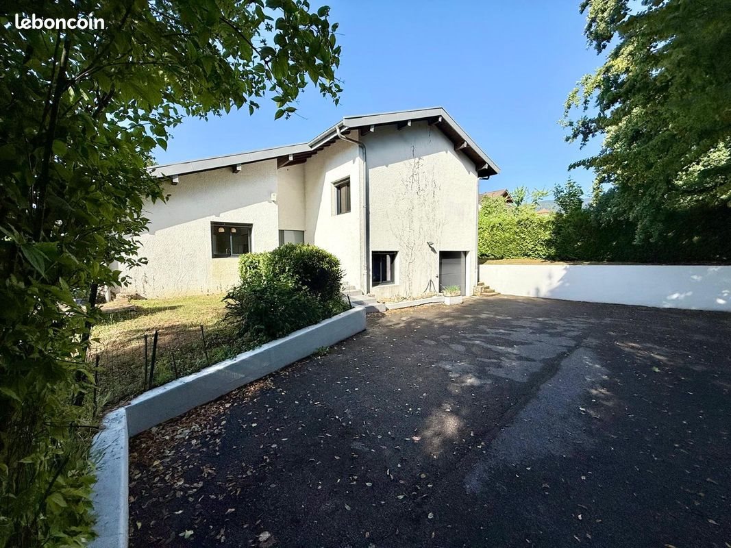 Maison à louer, 171m², Divonne-les-Bains