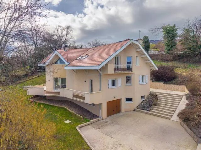 Maison à vendre, 224m², Gex