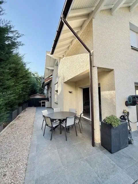 Maison à vendre, 107m², Saint-Genis-Pouilly