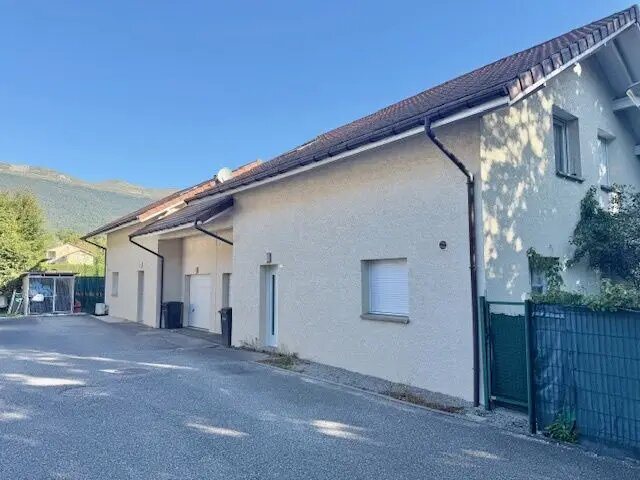 Maison à vendre, 107m², Saint-Genis-Pouilly