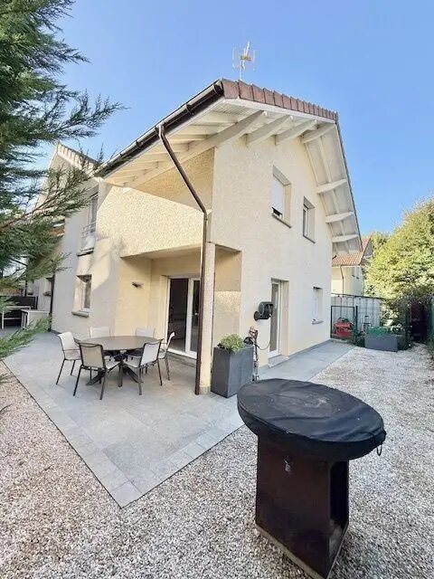 Maison à vendre, 107m², Saint-Genis-Pouilly