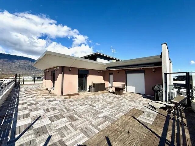 Appartement à vendre, 178m², Saint-Genis-Pouilly