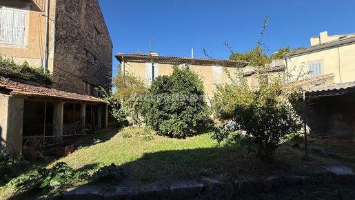 Maison 8 pièces 165 m² · à Montfrin · 165 m² · 120 000 €