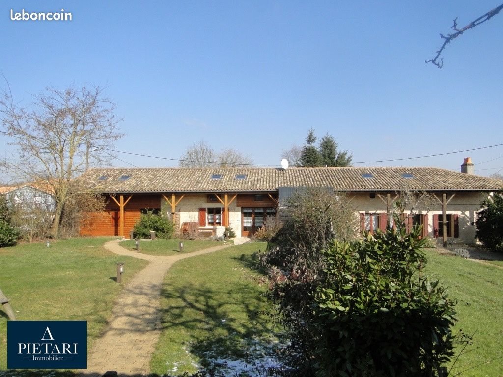 Maison à vendre, 195m², Lezay