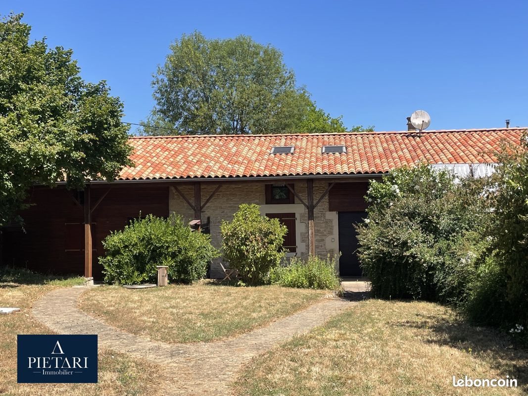 Maison à vendre, 195m², Lezay