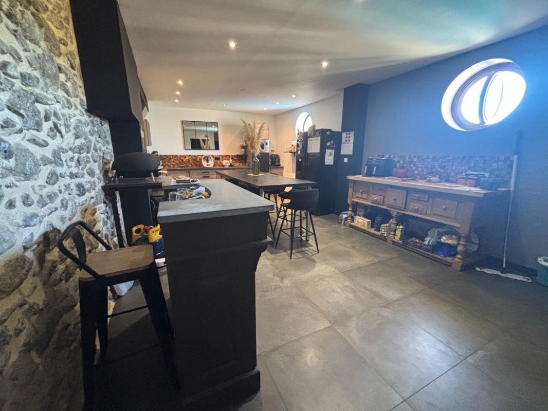 Maison à vendre, 260m², Pouzolles