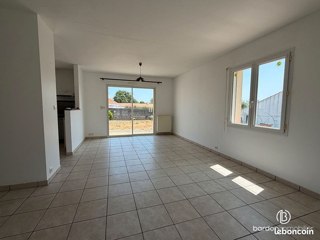 Maison à louer, 94m², La Garnache