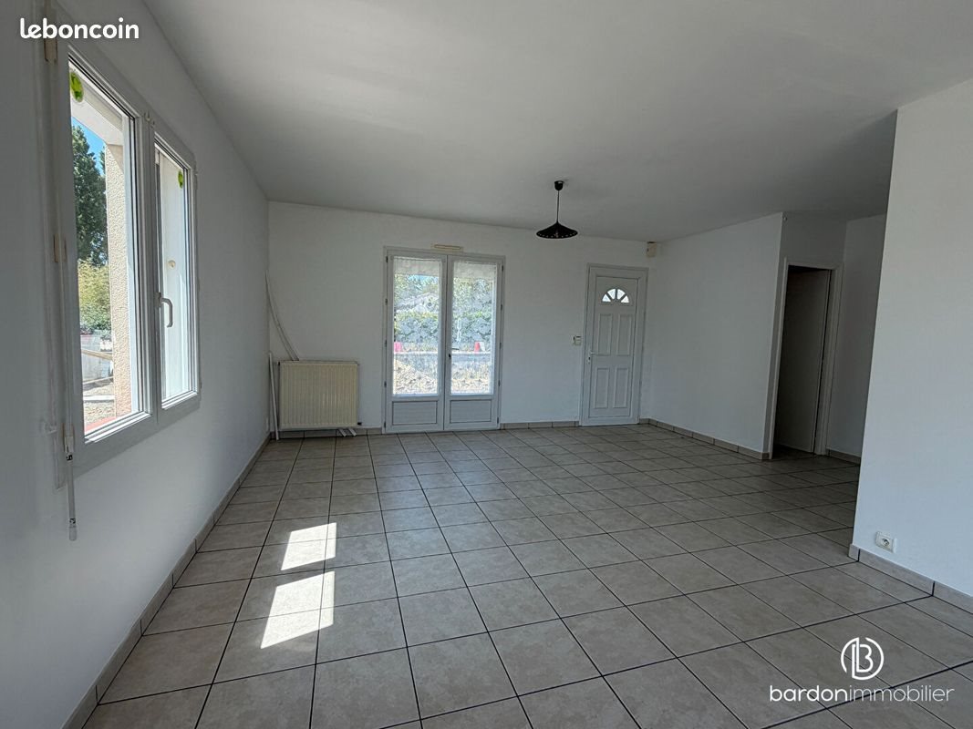 Maison à louer, 94m², La Garnache