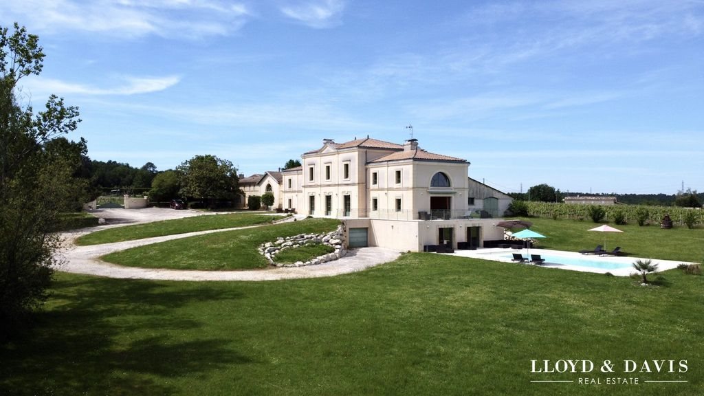 Maison à vendre, 725m², Saint Aulaye-Puymangou