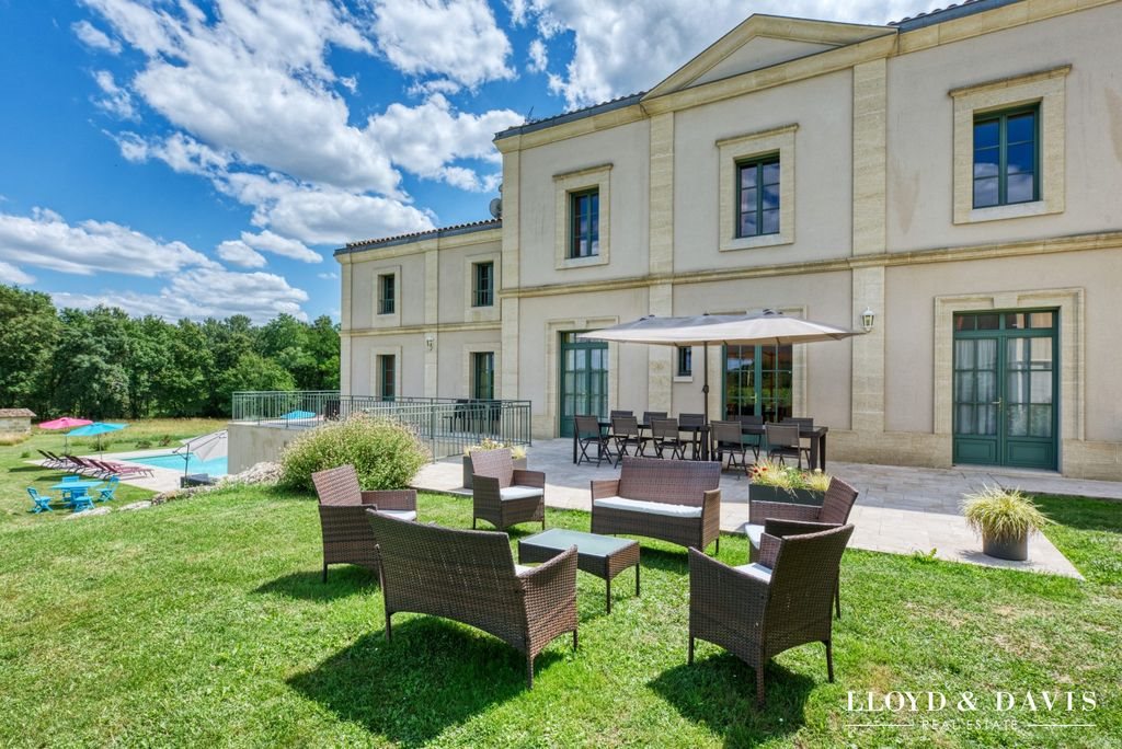 Maison à vendre, 725m², Saint Aulaye-Puymangou