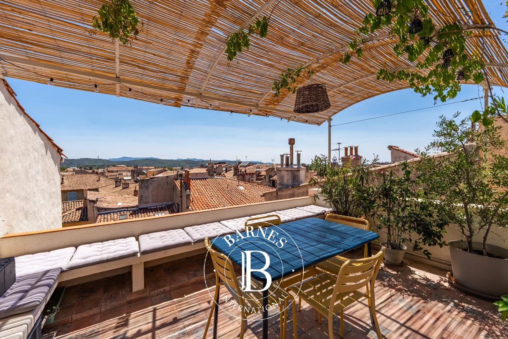 Barnes Exclusive – Aix-En-Provence Town Centre – Triplex 80.04 M² – 3 Bedrooms – 2 Shower..., Aix-en-Provence