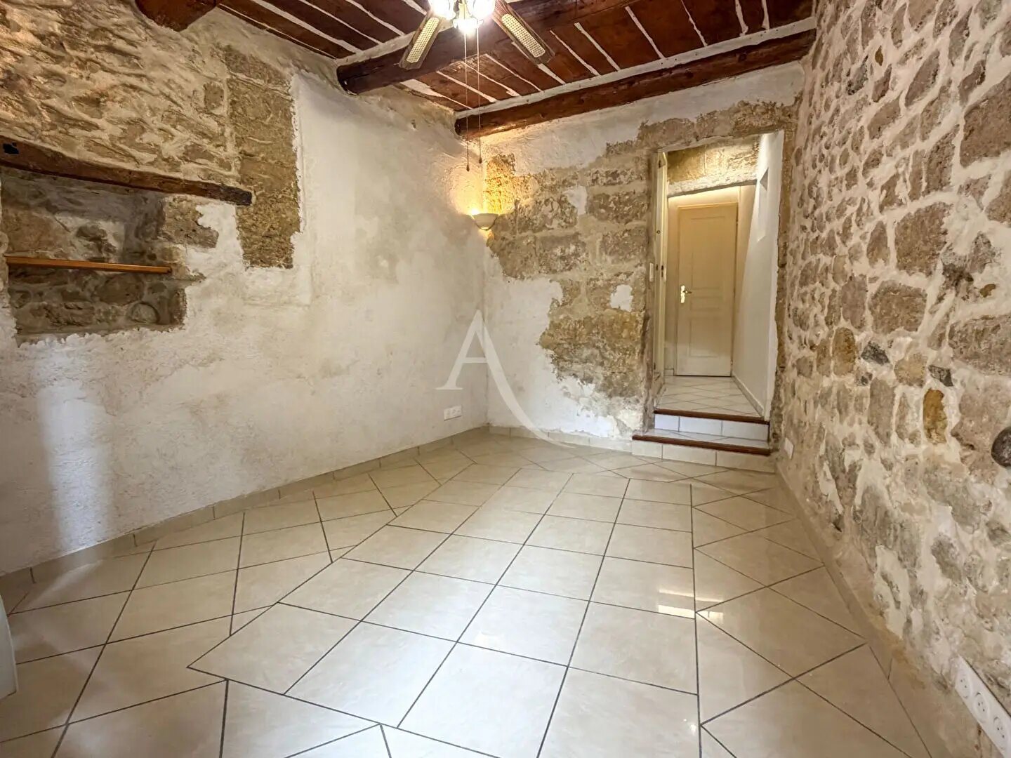 Appartement à louer, 22m², Istres