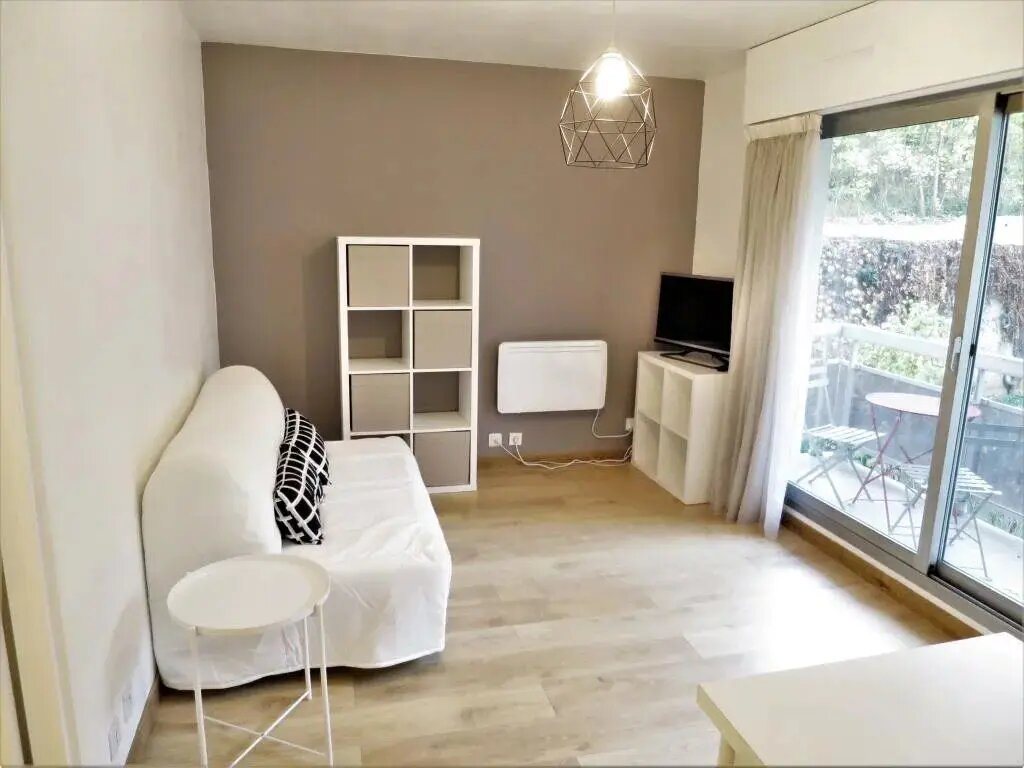 Appartement à louer, 22m², Issy-les-Moulineaux