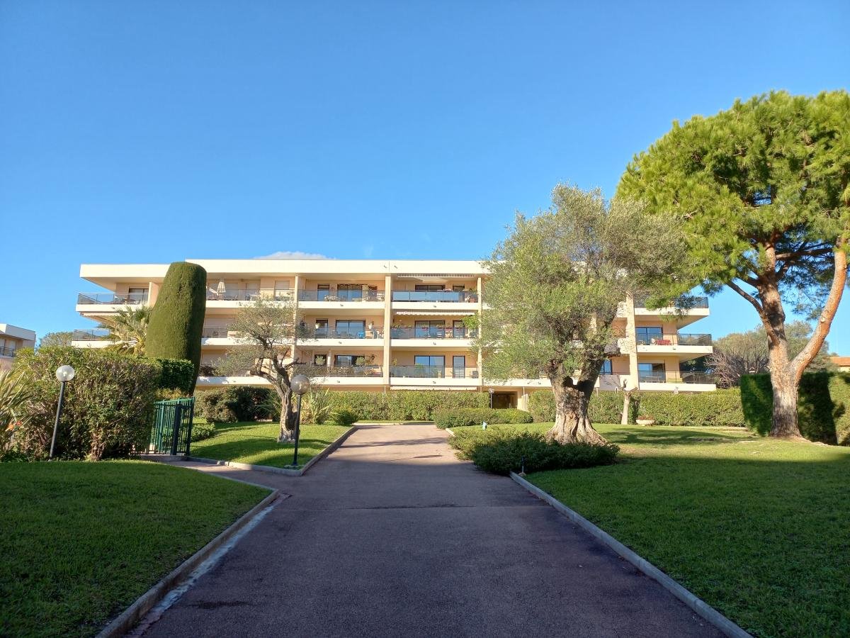 Appartement à louer, 80m², Antibes