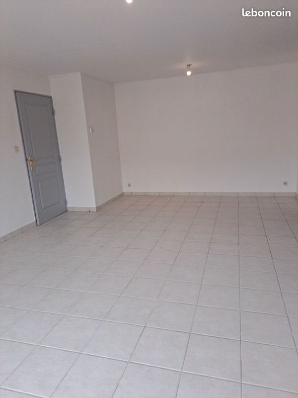 Appartement à louer, 64m², Saint-Maximin-la-Sainte-Baume