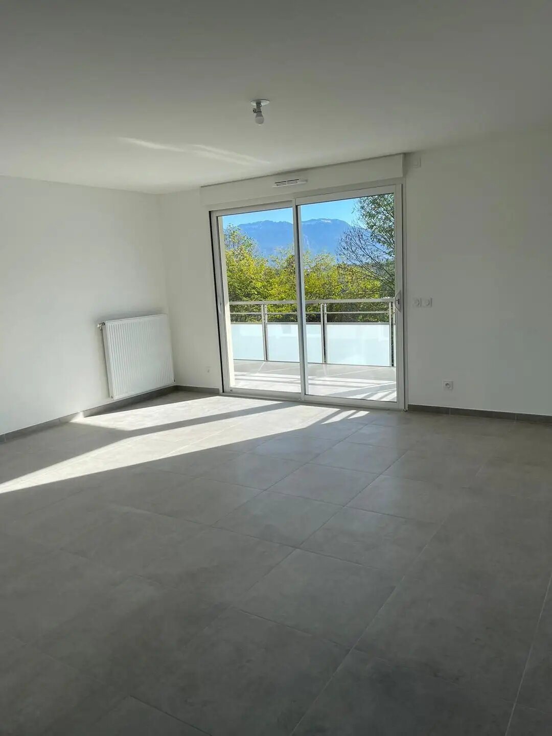 Appartement à louer, 85m², Rives